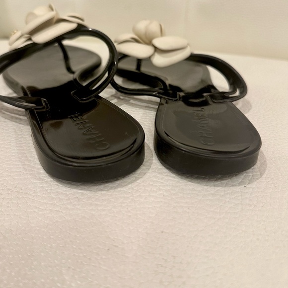Chanel flip flops - Picture 6 of 8